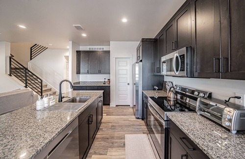 Ammon Casa | Elegant Townhouse in Ammon, Idaho