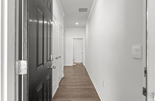 Buford Casa | Elegant Townhouse Retreat Near Mall Of Georgia