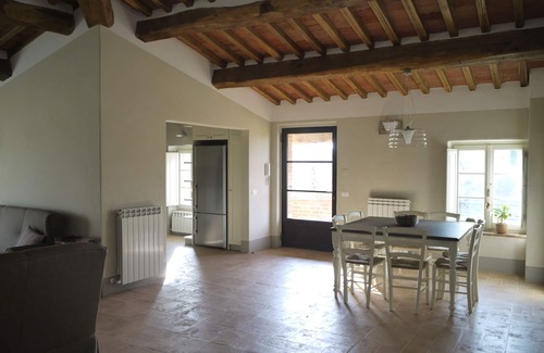 Marciano della Chiana Casa | Elegante Casa di Campagna con Torretta e Piscina