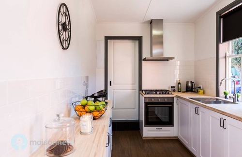 Goulburn Casa | Elements of Goulburn II-Entire 1 bedroom Apartment