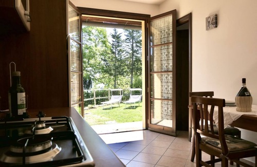 Montescudaio Cabaña | Elena cottage, ground floor, WIFI, barbecue, fenced garden, parking.
