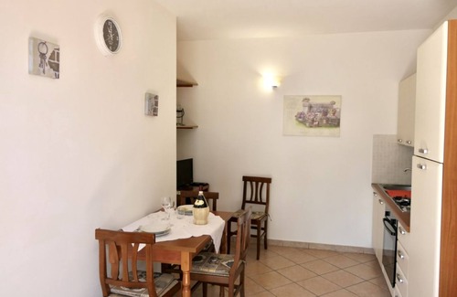 Montescudaio Cabaña | Elena cottage, ground floor, WIFI, barbecue, fenced garden, parking.