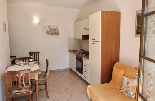 Montescudaio Cabaña | Elena cottage, ground floor, WIFI, barbecue, fenced garden, parking.