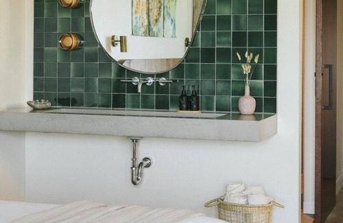 East Bank Hotel | Elevated Elegance: Experience Downtown Nashville! Near Broadway