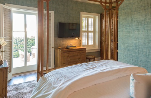 Dunmore Town Cabina | Eleven Bahama House
