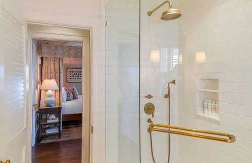 Dunmore Town Cabina | Eleven Bahama House