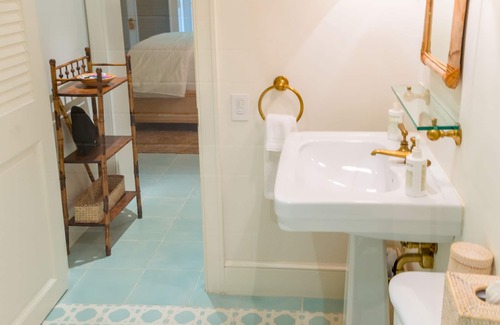 Dunmore Town Cabina | Eleven Bahama House