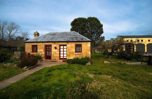 Sutton Forest Hotel | Eling Forest Winery