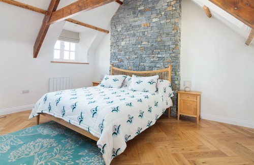 Castletown Cabaña | Ellan Vannin - sleeps 5 guests in 3 bedrooms