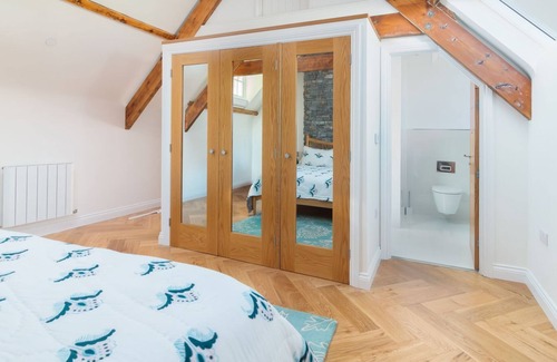 Castletown Cabaña | Ellan Vannin - sleeps 5 guests in 3 bedrooms