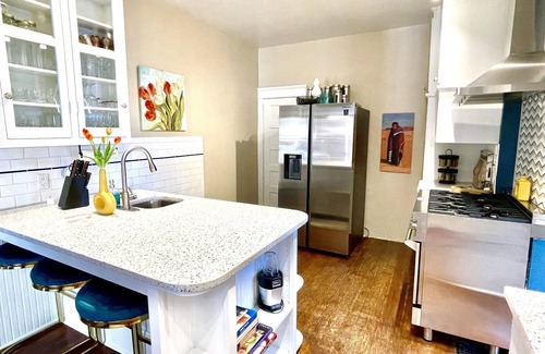 Downtown Santa Fe Villa | Elliot Barker Estate for Large Groups Stroll to Canyon Rd & Plaza