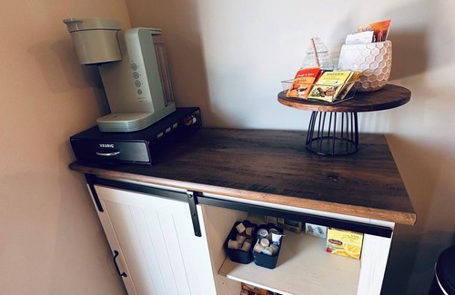 Las Cruces Casa | Elvis’s Cozy Casa- Charming 3 bedroom,2 bathroom home w/ Mountain views