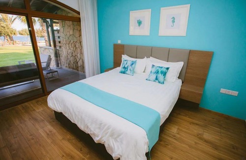 Agios Theodoros Hotel | Elya Beach Luxury Suites