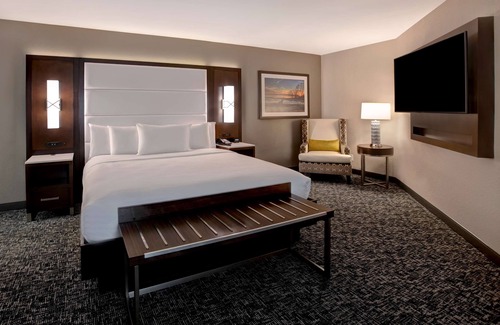 Central Oklahoma City Hotel | Embassy Suites by Hilton Oklahoma City Northwest