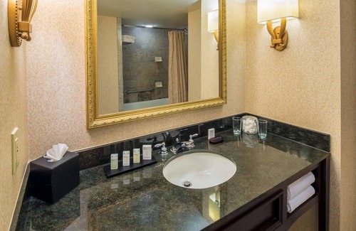 Old Town Chinatown Hotel | Embassy Suites by Hilton Portland Downtown