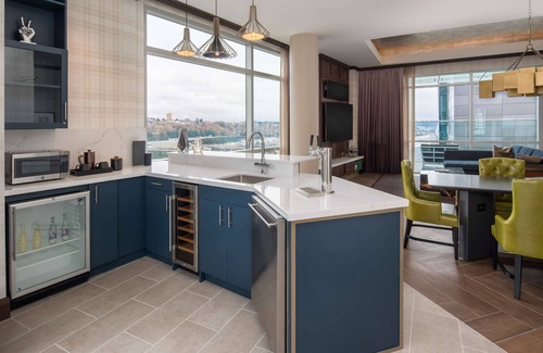 Pioneer Square Hotel | Embassy Suites by Hilton Seattle Downtown Pioneer Square