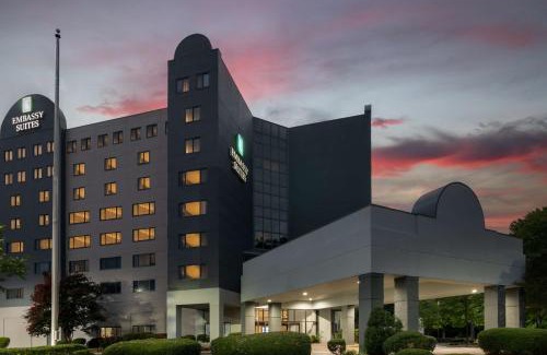Charlotte Hotel | Embassy Suites Charlotte