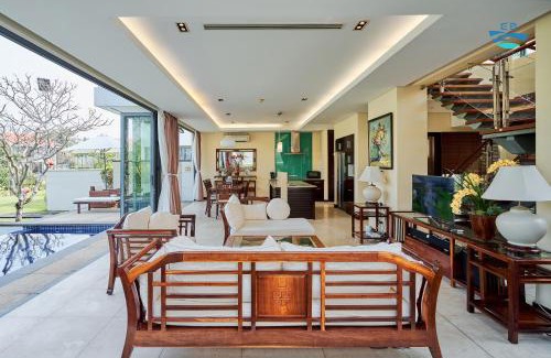Ngu Hanh Son Complejo | Emblem Sea 3 bedroom villas