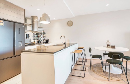 Abbotsford Apartamento | Embrace the Ultimate Urban Lifestyle 2B2B1C