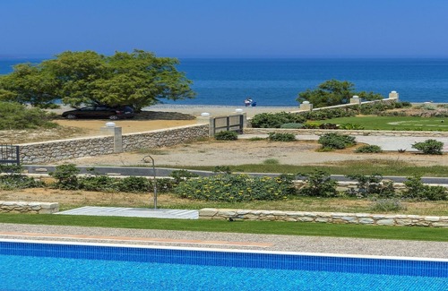 Kolymvari Villa | Emerald villa 70m from the beach