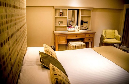 Newcastle Emlyn Hotel | Emlyn Hotel