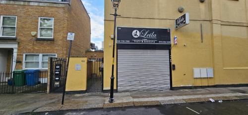 Walworth Casa | Emmanuel Ensuite Room