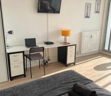 Mons-en-Baroeul Apartamento | En hauteur, au pied du métro & 7mn du centre Lille