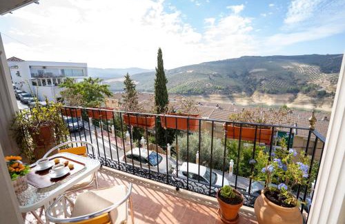 Iznajar Apartamento | Encanto en Iznájar con terraza y vistas a la montaña