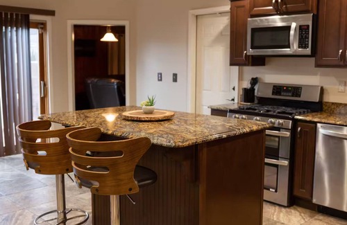 Newburgh Casa | Enchanting 4-bedroom house with AC in Newburgh