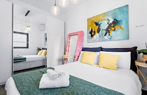 Kerem HaTeimanim Apartamento | Enchanting apartment steps from Beach Bomb Shelter