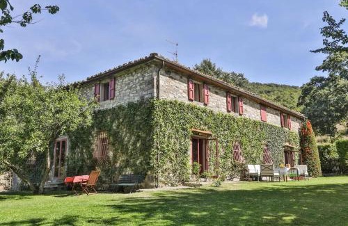 Pieve Santo Stefano Villa | Enchanting Villa in Pieve Santo Stefano with Private Pool