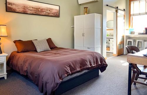 Downtown - Waterfront Hotel | Endion Station Inn by Heirloom Boutique Collection