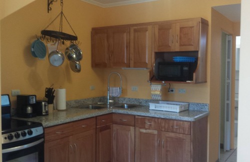 Ciudad Colón Apartamento | Enjoy beautiful weather in a wonderful space. Perfect for UPeace student/worker