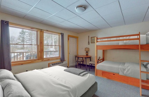 Schroon Lake Hotel | Enjoy Scenic Sunset from Outdoor Firepit | Perfect For Family Stay