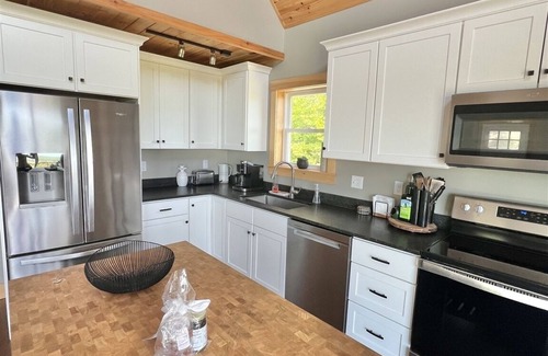 Sebago Casa | Enjoy sunrise views over Sebago Lake