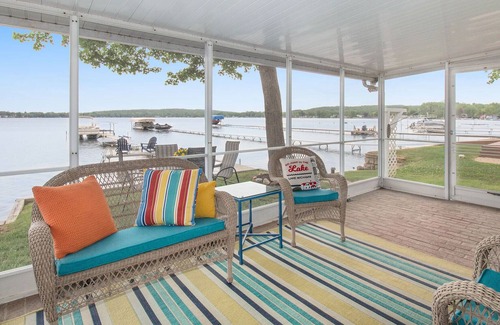 Pinckney Casa | Disfrutar del lago en nuestra casa para familias con hermosas vistas al lago!