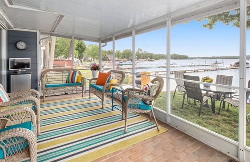 Pinckney Casa | Disfrutar del lago en nuestra casa para familias con hermosas vistas al lago!