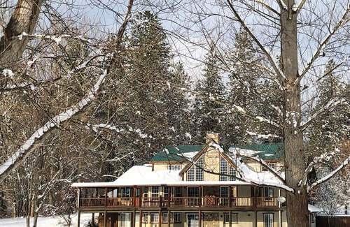 Northport Casa | Disfruta de la elegancia rústica de nuestro hermoso hotel de 4 estaciones.