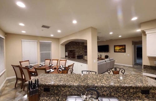 Alessandro Heights Casa | Enjoy Working Away From Home - Corporate 31+Days