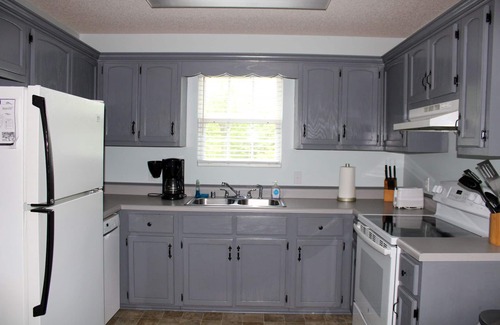 Sloans Valley Casa | ¡Disfruta de tu escapada perfecta cerca del lago Cumberland! Bañera de hidromasaje incluida! ¡Mascota amigable!