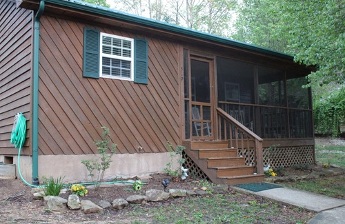 Sloans Valley Casa | ¡Disfruta de tu escapada perfecta cerca del lago Cumberland! Bañera de hidromasaje incluida! ¡Mascota amigable!