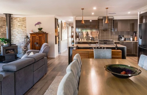 Beerwah Casa | Entertainer's paradise - child & pet friendly!