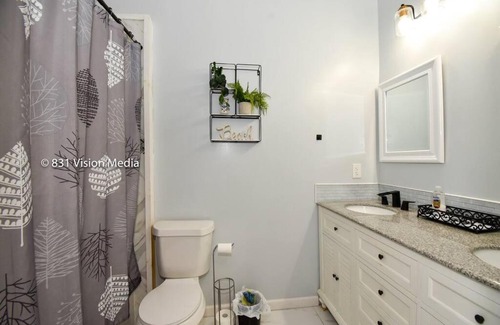 East Point Casa | Entertainers paradise close to airport