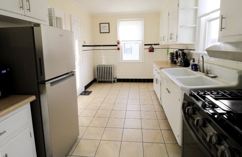 West Orange Apartamento | Entire 3BR Apt Near EWR & NYC