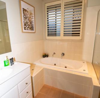 Middleton Grange Casa | Entire 4 Bed Rooms Sanctuary