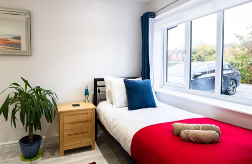 Cherry Hinton Casa | Entire 4-Bedroom House in Cambridge, Free Parking!