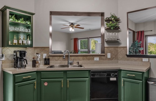 Gwinnett Place Casa | Entire 4BR Private Home | I-85 Access | Family