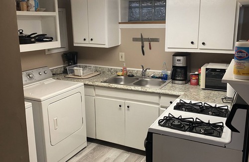 Sunbury Casa | Entire aptmt in peaceful, secluded neighborhood!