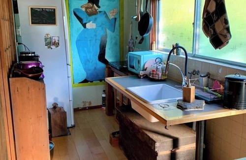 Tamano Casa | Entire building A stylish and comfortable gatewa / Tamano Okayama