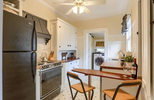 Historic Uptown Casa | Bungalow completo - Bungalow romántico de lujo